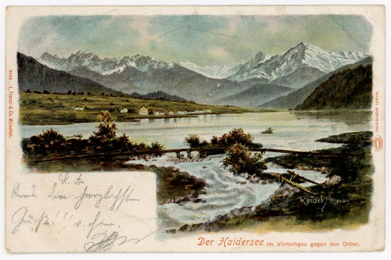 (Foto: Fränzl, Lorenz, Glaser, Louis & Reisch, Franz August Carl Maria: Lago di San Valentino alla Muta in Val Venosta verso il massiccio dell’Ortles. 1902. Inv. Nr. 4070901, Touriseum - Museo provinciale del Turismo - Castel Trauttmansdorff)
