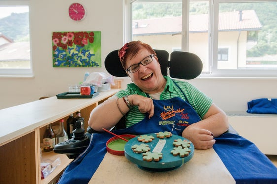 I bambini e i giovani con disabilità e le loro famiglie hanno accesso a una serie di prestazioni e servizi che li sostengono e li accompagnano nella loro vita quotidiana. (Foto: USP/Claudia Corrent)