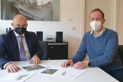 Sicherheit gewährleisten und Vermögenswert steigern: Das ist das Ziel der Instandhaltungsmaßnahmen der Landesvermögensabteilung, wie Direktor Daniel Bedin (l.) und Vermögenslandesrat Bessone (r.) betonen. (Foto: LPA/Anna Pitarelli)