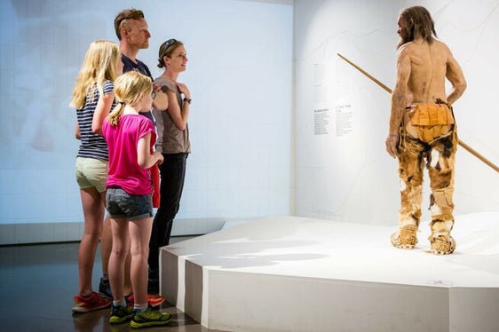 La replica di Ötzi nel Museo Archeologico dell'Alto Adige (Foto: SAM/FlipFlop Collektive)