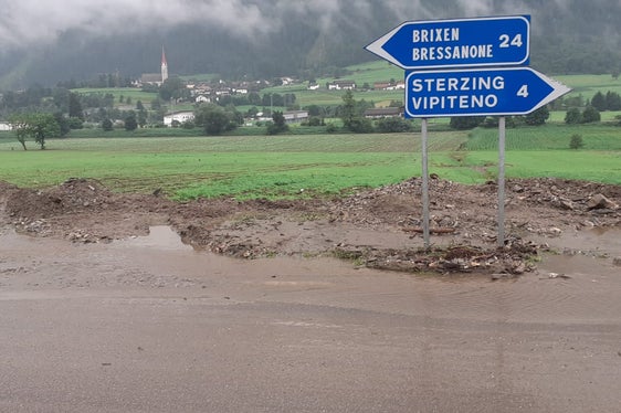 Auch der Landesstraßendienst war seit den Unwetterereignissen am Donnerstag im Einsatz. (Foto: LPA/Landesstraßendienst)