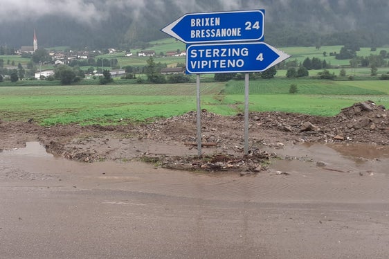 Problemi e disagi si sono registrati anche nelle strade della Val Pusteria. (Foto: Ufficio Sistemazione bacini montani nord)