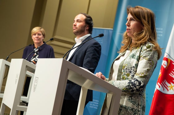 La conferenza stampa sul nuovo programma di finanziamento per le donne imprenditrici nella sala stampa della Provincia (Foto: ASP/Fabio Brucculeri)