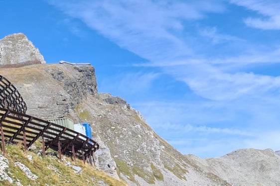I lavori si sono resi necessari in quanto le prime file dei ponti paravalanghe risultavano gravemente danneggiate. (Foto: Ufficio provinciale Sistemazione bacini montani Nord)