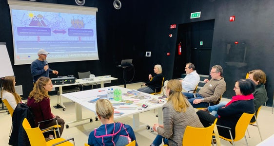 In 4 Workshops suchten die Beteiligten nach digitalen Lösungen für mehr Sicherheit auf Wanderwegen am Berg. (Foto: Euregio)