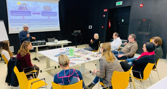 In quattro workshop, i partecipanti hanno cercato soluzioni digitali per una maggiore sicurezza sui sentieri escursionistici in montagna. (Foto: Euregio)