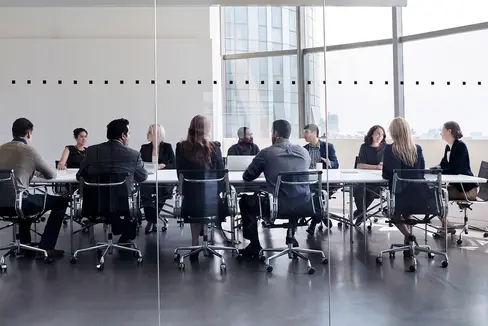 Um verschiedene Perspektiven optimal berücksichtigen zu können, ist die Präsenz von Frauen in Verwaltungsräten unverzichtbar. (Foto: Wifi/Handelskammer Bozen Istock)