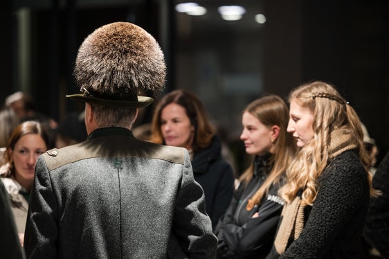 Prachtvoll: Gamsbärte erzählen von der Geschichte des huttragenden Jägers. (Foto: LPA/Bernhard Aichner)
