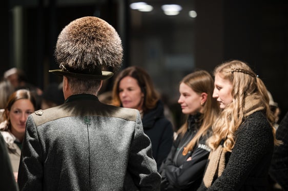 Prachtvoll: Gamsbärte erzählen von der Geschichte des huttragenden Jägers. (Foto: LPA/Bernhard Aichner)