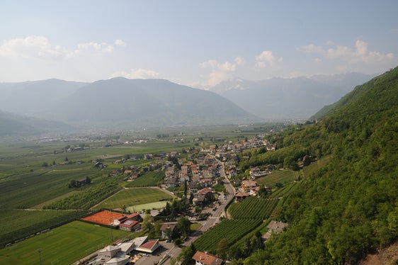 La Giunta approva linee guida tecniche per l’elaborazione del Programma di sviluppo comunale per il territorio e il paesaggio. Una veduta di Postal. (Foto: ASP/Archivio)