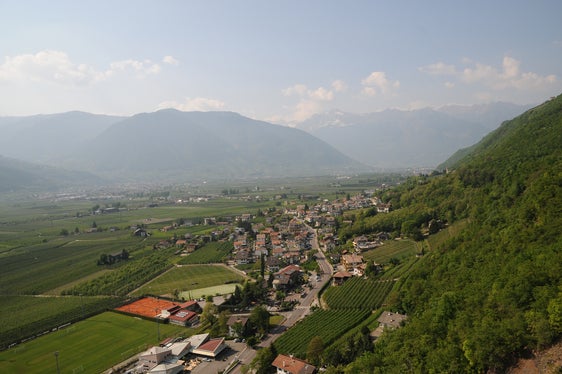 La Giunta approva linee guida tecniche per l’elaborazione del Programma di sviluppo comunale per il territorio e il paesaggio. Una veduta di Postal. (Foto: ASP/Archivio)