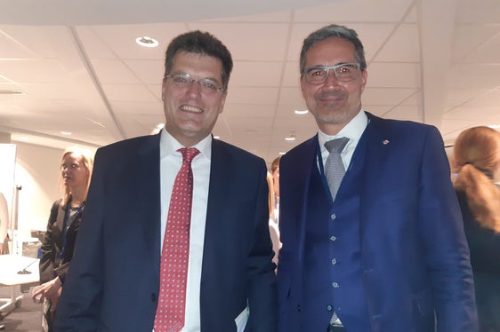 Il presidente Kompatscher (a destra) con il commissario europeo per la gestione delle crisi, Janez Lenarčič (Foto: ASP)