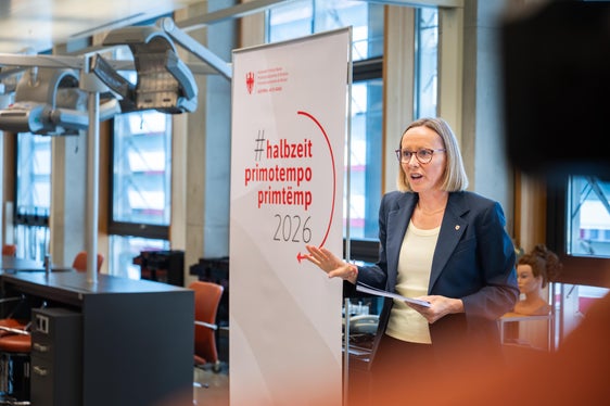 Wir wollen die Frauenerwerbsquote auf 78 Prozent steigern und dafür sorgen, dass Frauen ihr Potenzial in allen Branchen entfalten können und fair entlohnt werden, erläuterte Landesrätin Magdalena Amhof bei der Pressekonferenz zur #halbzeit der Legsilatur. (Foto: LPA/Greta Stuefer)