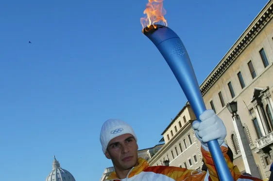 Sono ufficialmente aperte le candidature per partecipare alla staffetta che porterà la fiamma olimpica e la fiamma paralimpica in viaggio per l’Italia. Un passaggio che coinvolgerà, naturalmente, anche la provincia di Bolzano, raggiungendo Bolzano il 27 gennaio 2026. (Foto: Milano Cortina 2026. Utilizzabile solo per la pubblicazione di questo comunicato stampa)