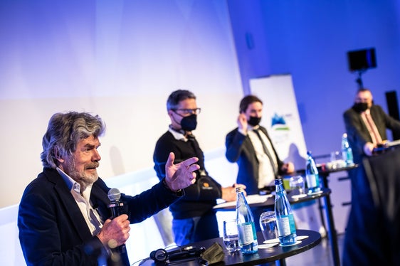 Besonders der ländliche Raum sei besser zu schützen, forderte Reinhold Messner (l.). (Foto: LPA/Ivo Corrà)