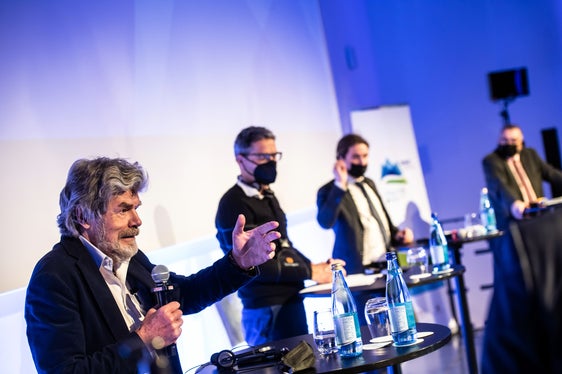 Reinhold Messner (a sinistra) ha chiesto una maggiore tutela per le aree rurali (Foto: ASP/Ivo Corrà)