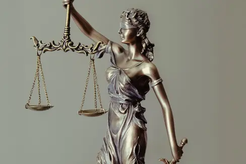 Approvata oggi una norma di attuazione per la nomina dei componenti della Commissione d'esame per l'ammissione all'esercizio della professione di avvocato nel distretto di Bolzano (Foto: Unsplash)