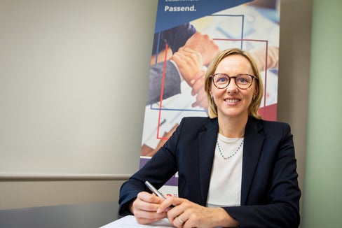 Frauen sind ein unverzichtbares Potential für unseren Arbeitsmarkt. Die Zahlen zeigen jedoch, dass befristete Arbeitsverträge nach der Rückkehr aus der Mutterschaft sprunghaft ansteigen, gibt Arbeitslandesrätin Magdalena Amhof zu bedenken. (Foto: LPA/Fabio Brucculeri)