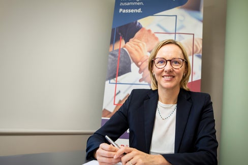 Frauen sind ein unverzichtbares Potential für unseren Arbeitsmarkt. Die Zahlen zeigen jedoch, dass befristete Arbeitsverträge nach der Rückkehr aus der Mutterschaft sprunghaft ansteigen, gibt Arbeitslandesrätin Magdalena Amhof zu bedenken. (Foto: LPA/Fabio Brucculeri)