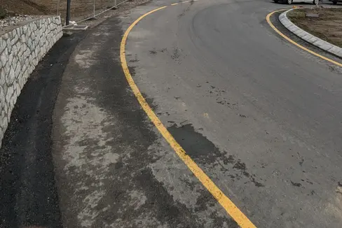 Der Bau der Umfahrung Vahrn läuft auf Hochtouren. Damit die Arbeiten rasch weitergehen können, müssen die Umfahrung Brixen und die Brennerstaatsstraße mehrmals in den Nächten für den Verkehr gesperrt werden. (Foto: LPA/Ingo Dejaco)