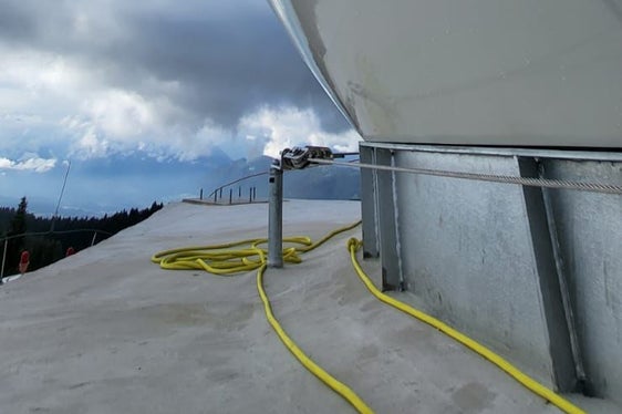 Una suggestiva immagine della nuova struttura che andrà a riparare il radar metereologico. (Foto: ASP/Servizio Prevenzione Rischi e CUE Trento)