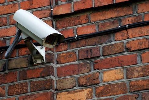 Anche in futuro, le imprese con sede in provincia di Bolzano che operano nei settori dell’artigianato, dell’industria, del commercio, dei servizi e del turismo potranno ricevere degli incentivi per l’installazione di sistemi di video-allarme antirapina, e di videosorveglianza. (Foto: USP/Pexels - la foto può essere utilizzata solo nel contesto di questo comunicato stampa).