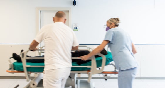 Laut Daten des ASTAT sind über 51.000 Personen in Südtirol im öffentlichen Dienst tätig. Sie arbeiten unter anderem in Gesundheitsberufen. (Foto: LPA/Claudia Corrent)