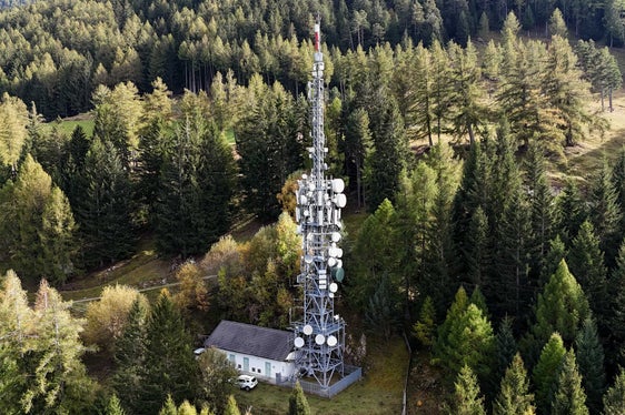 Die Rundfunkanstalt Südtirol RAS hat das digitale Hörfunknetz unter anderem am Senderstandort Naturns (im Bild) weiter ausgebaut (Foto: LPA/RAS)