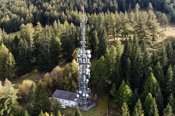 Die Rundfunkanstalt Südtirol RAS hat das digitale Hörfunknetz unter anderem am Senderstandort Naturns (im Bild) weiter ausgebaut (Foto: LPA/RAS)