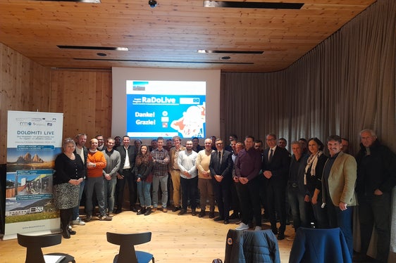 Die Ergebnisse des Interreg-Projektes RaDoLive wurden heute (17. November) in der Feuerwehrhalle von Vierschach vorgestellt. (Foto: LPA/GRW Wipptal/Eisacktal)