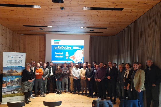 Die Ergebnisse des Interreg-Projektes RaDoLive wurden heute (17. November) in der Feuerwehrhalle von Vierschach vorgestellt. (Foto: LPA/GRW Wipptal/Eisacktal)