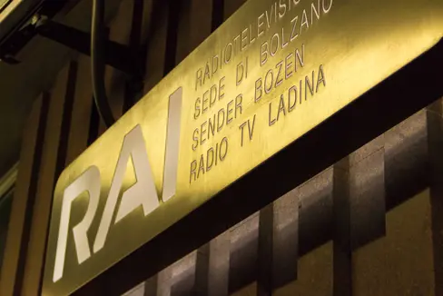 Le trasmissioni RAI in lingua tedesca e ladina costituiscono un finanziamento statale che viene rimborsato alla Provincia di Bolzano (Foto: ASP/Thomas Ohnewein)