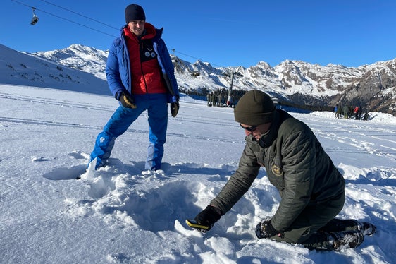 Einsatz des Lawlnenverschüttetensuchgerätes, im Bild in Ratschings (Foto: LPA/Lawinenwarndienst)
