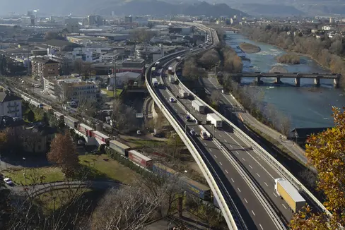 Il progetto BrennerLEC avviato a settembre 2016 con l’obiettivo di creare un corridoio a emissioni ridotte lungo l’asse autostradale del Brennero, rientra fra le tre iniziative per migliorare la qualità dell’aria in provincia di Bolzano finanziate dal MASE. (Foto: ASP/Daniel Rabanser)