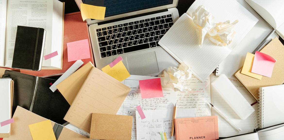 Come si può riuscire a progettare la documentazione professionale in modo mirato e finalizzato, questo è l'argomento di un corso per assistenti sociali, educatori, pedagogisti sociali e professionisti dei servizi sociali. Questa e altre offerte sono disponibili nel programma di formazione continua per il settore sociale. (Foto: Pexels - La foto può essere utilizzata solo per la pubblicazione di questo comunicato).