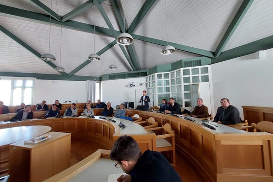 Die betroffenen Grundeigentümer beim Treffen zum Knoten MeBo-Ausfahrt Eppan (Foto: LPA/sta)