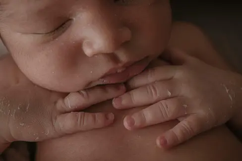 12 Babies kommen in Südtirol durchschnittlich pro Tag auf die Welt. An 5 Krankenhäusern können Mütter entbinden und an allen Krankenhäusern werden sie engmaschig vor und nach der Geburt betreut. Der Weltgesundheitstag am 7. April rückt die Förderung der Gesundheit von Müttern und Neugeborenen in den Mittelpunkt des Interesses. (Foto: Pexels - Das Bild darf nur in Zusammenhang mit dieser Pressemitteilung verwendet werden.)
