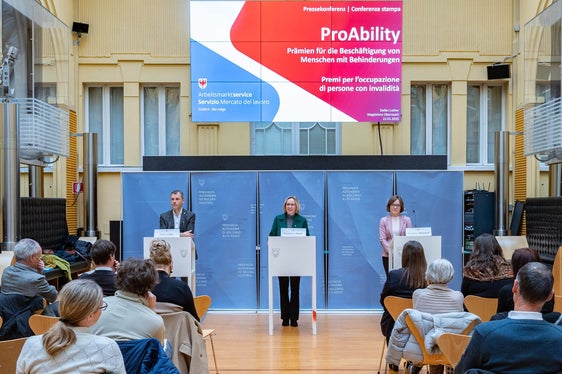 Zwischen 1. Februar und 31. März jedes Jahres können Betriebe über ProAbility schnell und unbürokratisch Förderungen für die Beschäftigung von Menschen mit Behinderungen ansuchen. (Foto: LPA/Greta Stuefer)
