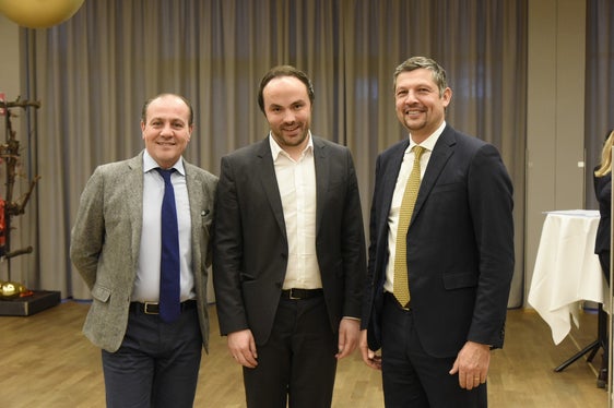 Gli assessori altoatesini all'istruzione presenti alla serata che ha celebrato gli studenti più virtuosi dell'Alto Adige: nella foto (da sinistra) gli assessori Vettorato, Achammer e Alfreider. (Foto: ASP/Hannes Ochsenreiter).