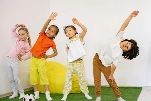 Gesundheit soll in alle Fächer miteingebunden und im gesamten Schulalltag gelebt werden - das soll das neue Dokument Gesundheitsfördernde Schule unterstützen. (Foto: LPA/Pexels. Das Foto darf nur in Zusammenhang mit dieser Pressemitteilung verwendet werden.)