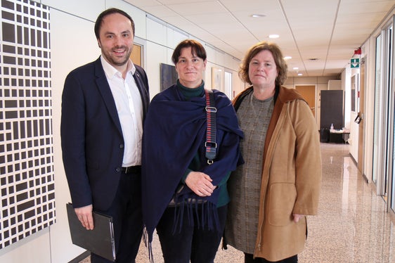 Rafforzare la rete all'interno della ricca offerta museale altoatesina: Nella foto (da sinistra) l'assessore provinciale Achammer, la presidente Sabine Unterholzner e la direttrice Marlene Messner (Foto: ASP/Ingrid Silginer)