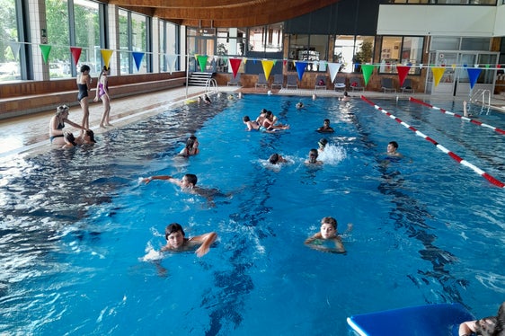 Il programma dell'Euregio Sport Camp ha previsto anche un tuffo nell'acqua fresca (Foto: Euregio)