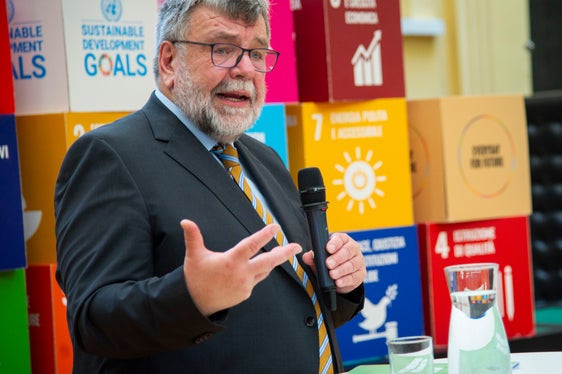 Die Rentabilität der Maßnahmen aus dem Klimaplan steht zum Großteil außer Frage. Beantworten müssen wir die Frage nach der Finanzierbarkeit, damit niemand zurück bleibt, sagt der Koordinator des wissenschaftlichen Komitees, Professor Gottfried Tappeiner. (Foto: LPA/Fabio Brucculeri)