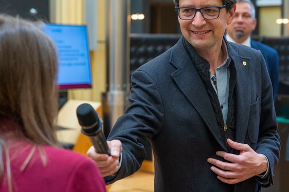 Günter Sölva, Leiter des Landesamts für Personalentwicklung: Neuankömmlinge sollen sofort die wichtigsten Informationen erhalten und sich von Anfang an als Teil der großen 'Familie' Land fühlen können. (Foto: LPA/Fabio Brucculeri)