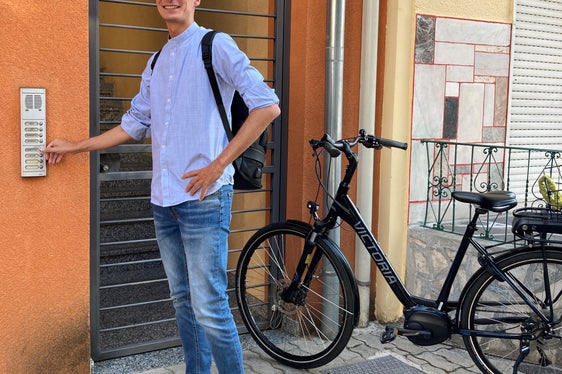 Dopo la prova bisogna farsi fare una foto o un video e postarla su Facebook o Instagram (Foto: LPA/Green Mobility)