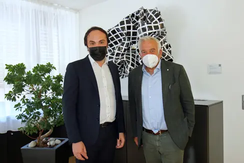 Landesrat Philipp Achammer empfängt den neuen Präsidenten des Unternehmerverbandes Südtirol Heiner Oberrauch. (Foto: LPA/Edith Benischek)