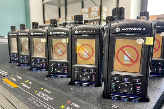 Tutti i 306 corpi dei Vigili del fuoco volontari dell’Alto Adige sono ora dotati di radio digitali (Foto: Associazione VdFV/Diddi Osele).