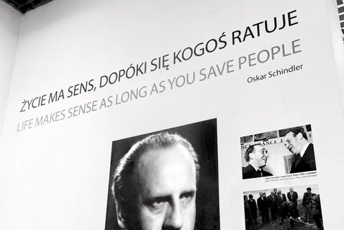 Dal 3 al 6 marzo, 162 giovani della Provincia Autonoma di Bolzano, accompagnati da 18 tutor e dallo staff di progetto, hanno preso parte al Viaggio della Memoria “Promemoria Auschwitz.eu”, un percorso che li ha condotti a Cracovia e a visitare i campi di concentramento e sterminio di Auschwitz e Birkenau. (Foto: USP)