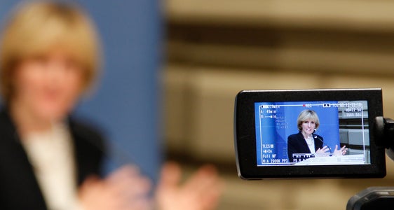 Landesrätin Waltraud Deeg zieht am 17. Juli gemeinsam mit Partnern aus ihren Zuständigkeitsbereichen Bilanz über die ablaufende Amtsperiode. (Foto: LPA/Greta Stuefer)