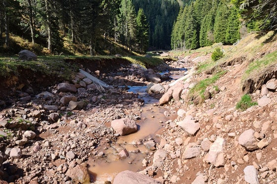 Die Unwetter im Sommer vergangenen Jahres haben auch im Osterbach Schäden hinterlassen. (Foto: LPA/Landesamt für Wildbach- und Lawinenverbauung Nord)